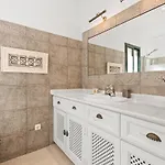 Unforgettable Luxury In - Rdr461 Villa *